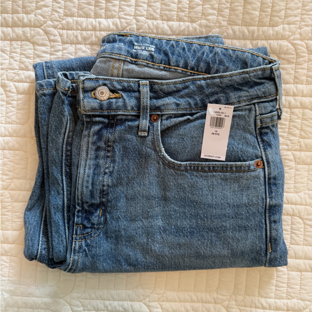 NWT Extra High Rise Wide Leg Jeans Size 10 Petite